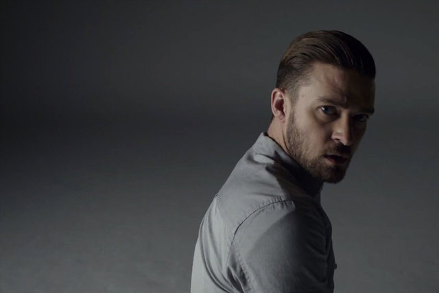 Şarkı,2008 Grammy Ödülleri'nde "Yılın Kaydı" ödülüne aday gösterildi ve "En İyi Erkek Vokal Pop Performansı" dalında ödül kazandı.