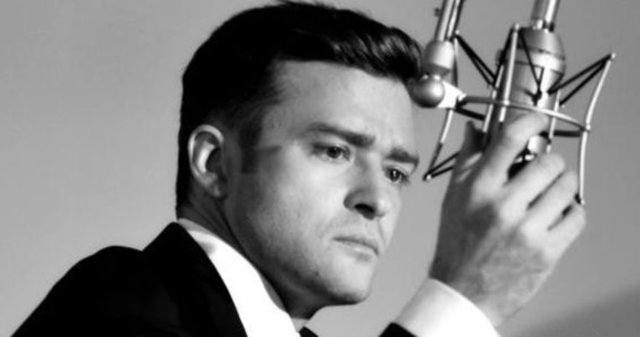 İlişkileri boyunca ayrıldıklarına yönelik yapılan spekülasyonlardan sonra, çift Aralık 2006'da ayrıldı.