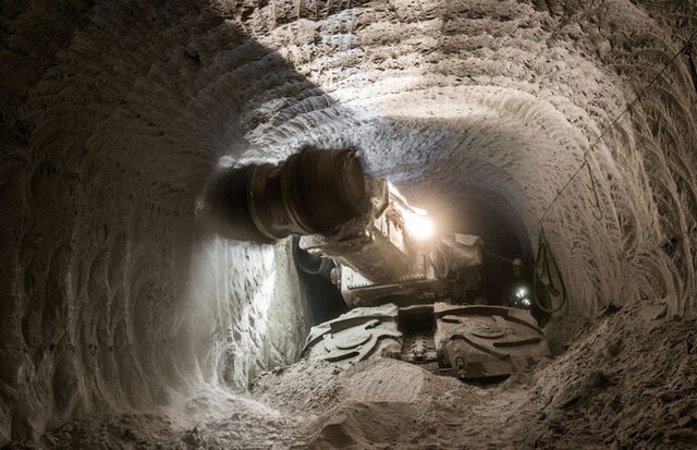 - Maden Moskova'nın tam 8 bin kilometre kuzeydoğusunda..