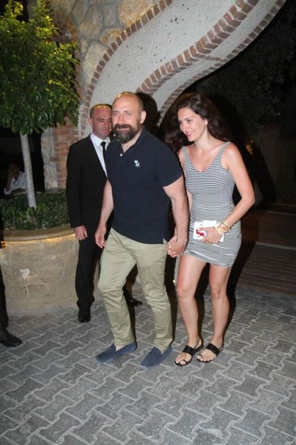 MUHTEŞEM Yüzyıl dizisinin Kanuni Sultan Süleyman'ı Halit Ergenç, dizinin sona ermesinden sonra sakallarını kısalttı.