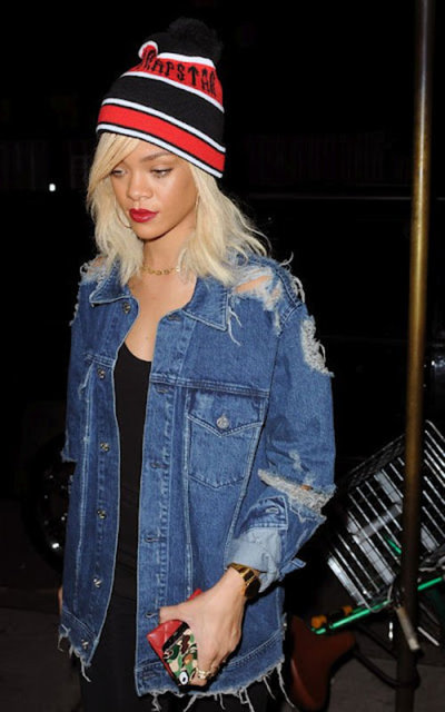 Yırtık denim ceketler.