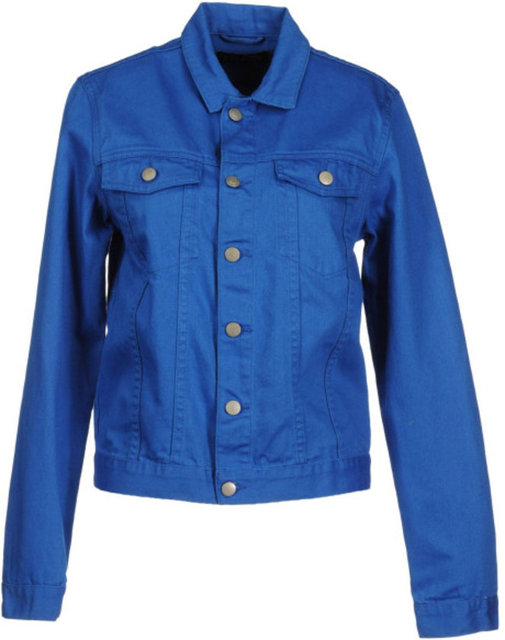 Parlak mavi denim ceketler.