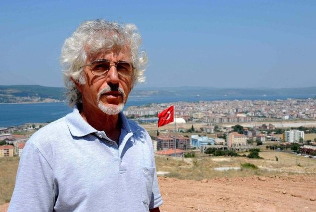 Perinçek, "Ancak aralıklarla büyüklerin de olabilmesi sürpriz değil. Artçılar devam edecektir" diye konuştu.