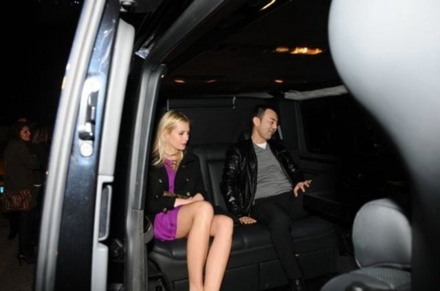 Serdar Ortaç birsüre önce RangeRover Vogue'unu450 bin TL'ye,Mercedes SL'ini 180 bin TL'ye,Mercedes CLS'sini 280 bin TL'ye ve bir de VIP minibüsünü100 bin TL'ye satmıştı.