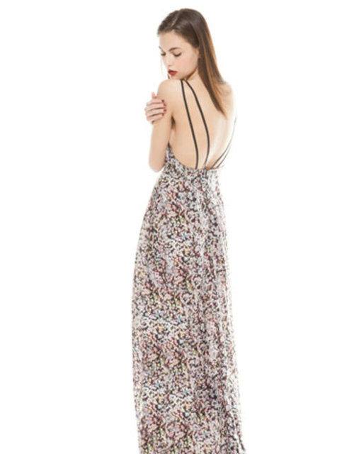 Tropik desenli maxi elbise Bershka 149.95 TL.