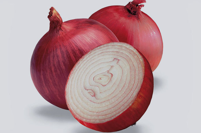 'WeightLossResources' adlı sağlık sitesinden araştırmacılar soğan kabuğunda bulunan 'quercetin' adlı bitki pigmentinin hem tansiyonu düşürdüğünü hem de atardamarlarda oluşan tıkanmalara engel olduğunu belirtti.  -