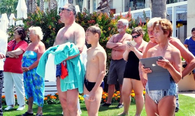 kendilerini ilgiyle izleyenin yüreklerini hoplattı...