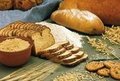 \nTatlı patates, kuskus, kabak, kinoa, mercimek, yulaf, tam buğday unundan yapılan gıdalar, mısır, çilek, elma ve karpuz gibi besinleri tercih ederek adet öncesi sendromla başa çıkabilirsiniz.
