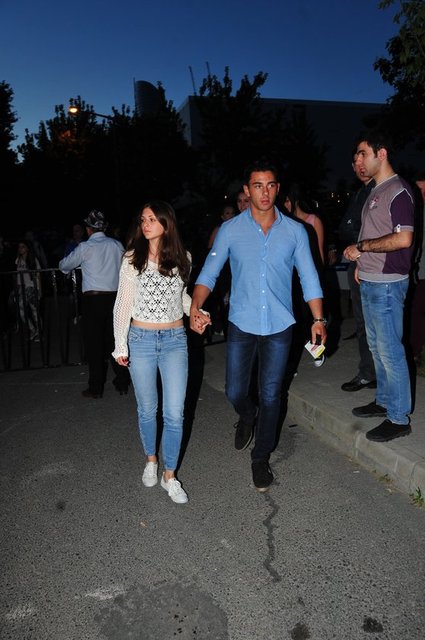 HALUK DİNÇER VE SEVGİLİSİ