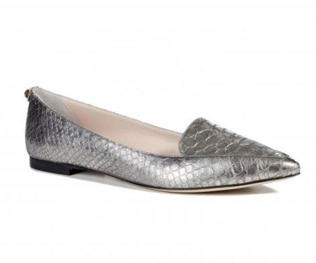 Yılan baskılı, metalik, sivri burunlu babet Desa 329 TL.