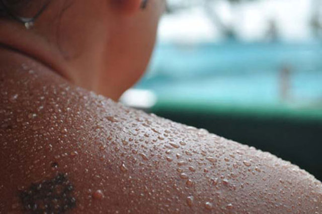 Her bir insan vücudunda yarım milyon ter bezi bulunur ve bunlar her gün yarım litre ter salgılarlar.