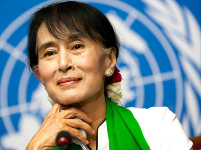 61) Aung San Suu Kyi -  - Görevi: Politikacı  -  - Yaşı: 68 -  - Ülkesi: Burma