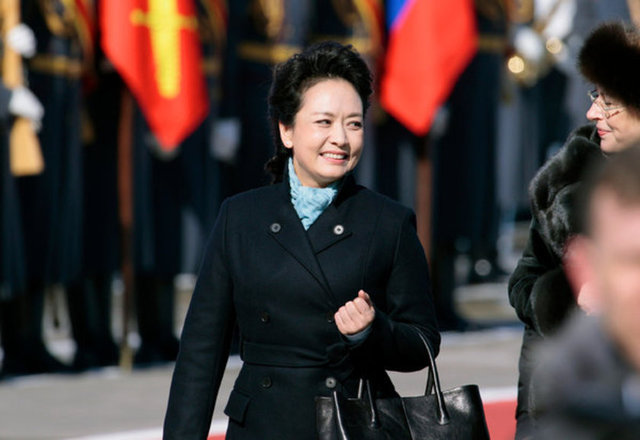 57) Peng Liyuan -  - Görevi: Çin 'First Lady'si  -  - Yaşı: 51 -  - Ülkesi: Çin