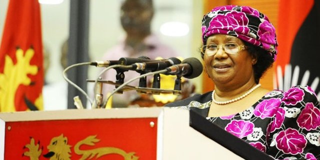 40) Joyce Banda -  - Görevi: Malawi Devlet Başkanı -  - Yaşı: 64 -  - Ülkesi: Malawi