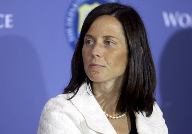 69) Adena Friedman -  - Görevi: NASDAQ Eşbaşkanı  -  - Yaşı: 44 -  - Ülkesi: ABD