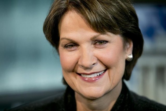 21) Marillyn Hewson -  - Görevi: Lockheed Martin CEO'su -  - Yaşı: 60  -  - Ülkesi: ABD