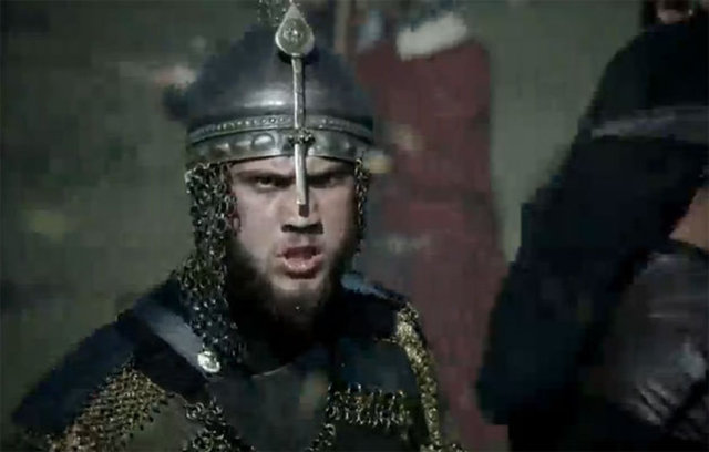 İran'da Tahmasb aracılığıyla babasından affını istedi bunun üzerine Kanuni 1.200.000 altın lira vererek Bayezidı İran'dan geri aldı .