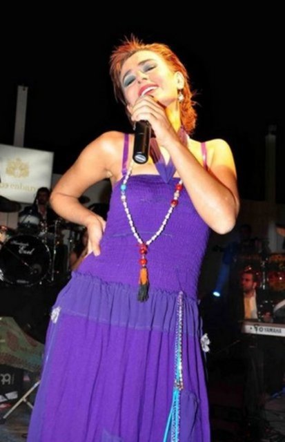 Yıldız Tilbe'nin saçları çok konuşuluyor