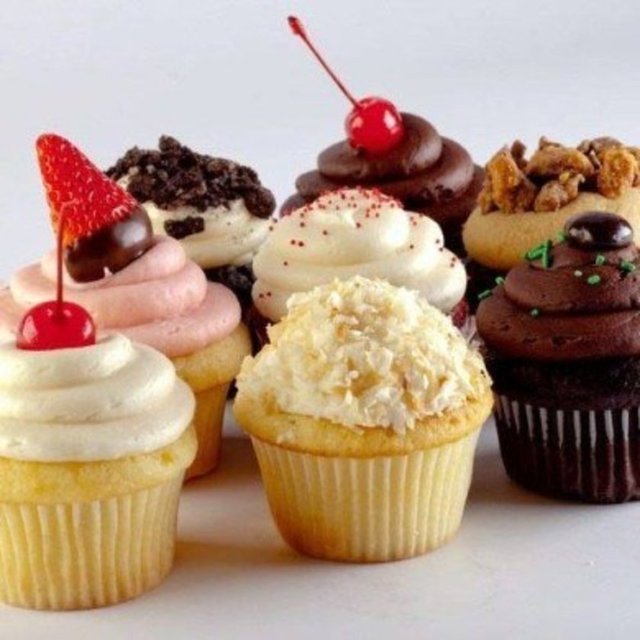 Beyaz un, beyaz şeker, glukoz/fruktoz şurubu ile tatlandırılmış tüm hazır gıdalar ağız içindeki bakterileri çoğaltır. Basit şekerler diş çürüklerine neden olur.