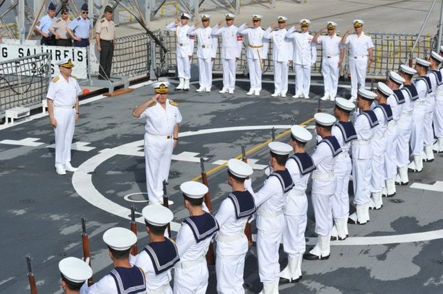Özel, "Donanma Komutanlığımızın iki yılda bir icra ettiği Beyaz Fırtına-14 tatbikatı vesilesiyle ismini Osmanlı Amiralinden alan Salihreis Fırkateyni'nde, komutan arkadaşlarımla birlikte, Barbaros'un torunlarıyla birarada olmaktan...."