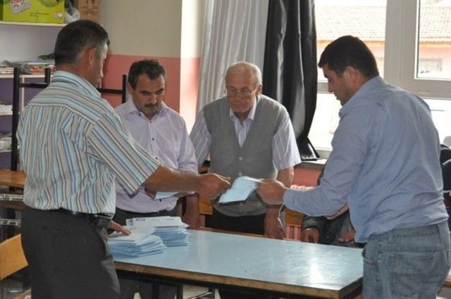 5317 seçmenin oy kullandığı Mahmudiye'de 5189 oy geçerli sayıldı.