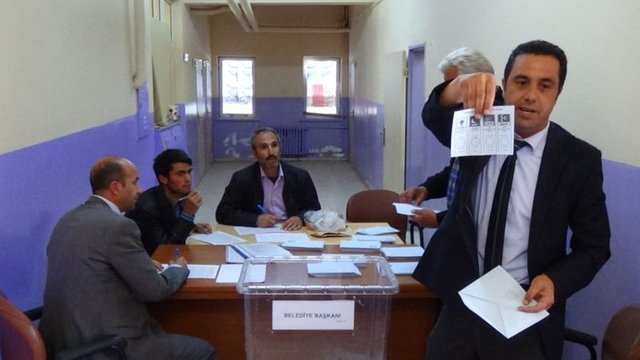 1053 seçmenin oy kullandığı Tercan'da 1022 oy geçerli sayıldı.