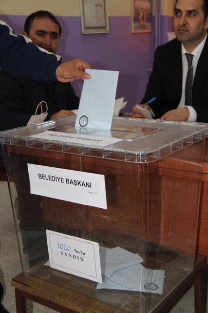 MHP'nin 2 oy farkla kazandığı seçim Saadet Partisi'nin itirazı üzerine iptal edilmişti.