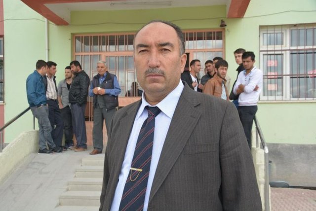 BAĞLAMA - Niğde merkeze bağlı Bağlama Beldesi'nde yenilenen belediye başkanlığı seçimini MHP'nin adayı Murat Karakuzu kazandı.