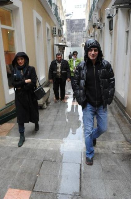 Yakınları, çiftin boşanmalarına ihtimal vermediklerini ve "her evlilikte yaşanan" bu sıkıntıları aşıp yeniden bir araya geleceklerine inandıklarını söylüyor.