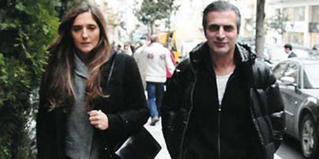 Sorunlarını bir türlü aşamayan çift, sonunda evleri ayırma kararı aldı ve Teoman, Nişantaşı'ndaki dairesine taşındı.