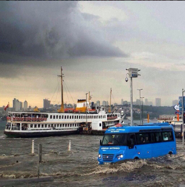 Üsküdar'da çekilen bu fotoğraf sosyal medyayı sallamıştı.