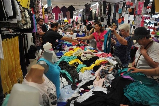 Feriköy: Cumartesi Günü Lala Şahin Sokağı'nda kuruluyor.