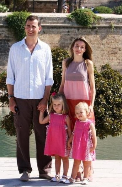 İyi bir anne olduğu imajını yaygın olarak yansıtıyor.   -