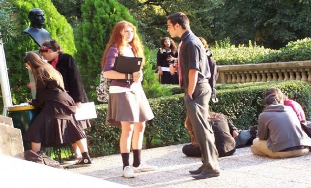 Öğrencilerini Temel Eğitimden Ortaöğretime Geçiş Sistemi'nin (TEOG) yalnızca Matematik, Türkçe ile Fen ve Teknoloji derslerinin sınav sonuçlarına göre alacak yabancı özel okullarda 2014-2015 öğretim yılı ücretleri açıklandı.