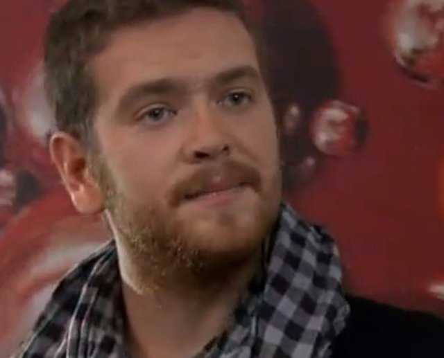 Saraya gelen Selim tahta oturtuldu ve İstanbul'da bulunan devlet ricali (İstanbul  -  - Muhafızı İskender Paşa, Şeyhülislam Ebussuud Efendi vb) tarafından egemenliği tanındı. -