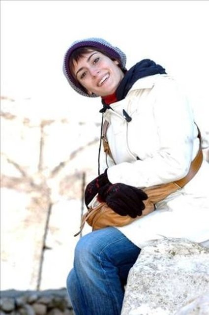 Melisa Sözen -  - 'Bana Şans Dile' adlı diziyle oyunculuğa merhaba diyen Melisa Sözen'in yıldızı 'Bıçak Sırtı'yla parladı Sözen bugünlerde 'Analı Kızlı' dizisindeki rolüyle dikkat çekiyor.