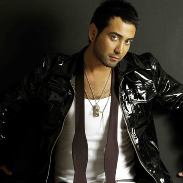 Tan Taşçı -  - Sırası ile klip çektiği... Asla, rica ederim,kalbime gömüyorum, ağla ağla, ben her bahar mutsuzum besteleri şimdiden klasikler arasına girdi ve lakabı slow şarkıların prensi oldu. -