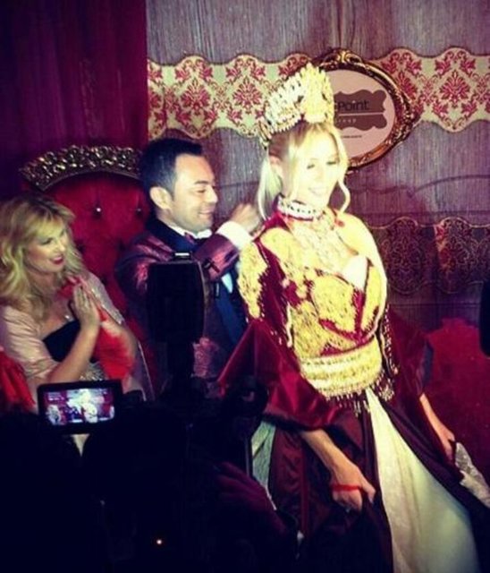 İstanbul Kuruçeşme'de gerçekleşen düğün törenine birçok ünlü isim katıldı.