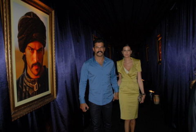 CEYLAN ÇAPA - BURAK ÖZÇİVİT