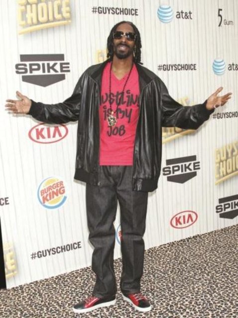 7 Temmuz'da Türkiye'ye gelecek olan Snoop Dogg da ödül törenindeydi.