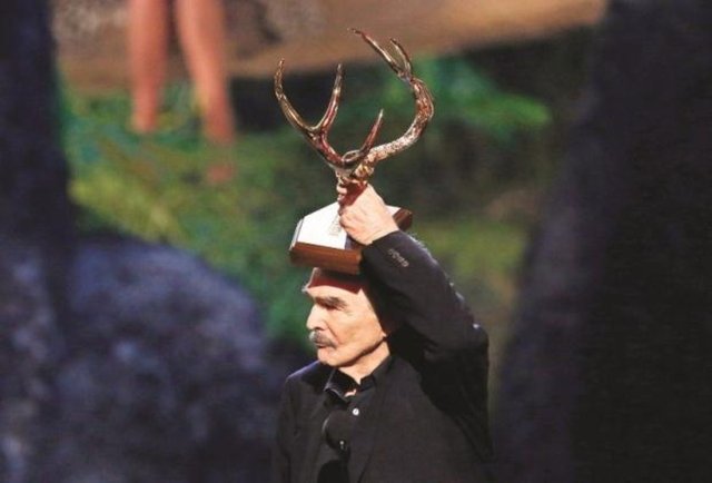 "Alfa erkeği" ödülü, Burt Reynolds'a gitti