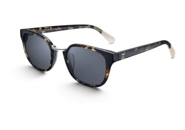 Yaz olması nedeniyle güneş gözlüğü bence alınabilecek en iyi hediyeler arasında yer alıyor. Triwa Green Turtle Miles ise en doğru tercihlerden biri. Fiyatı 749 TL.