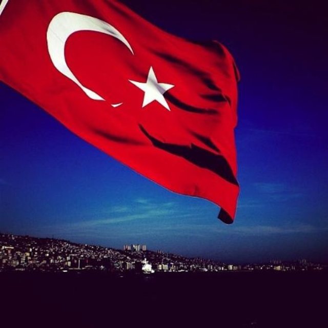 BURCU ESMERSOY - Güzel bir günaydın benden size