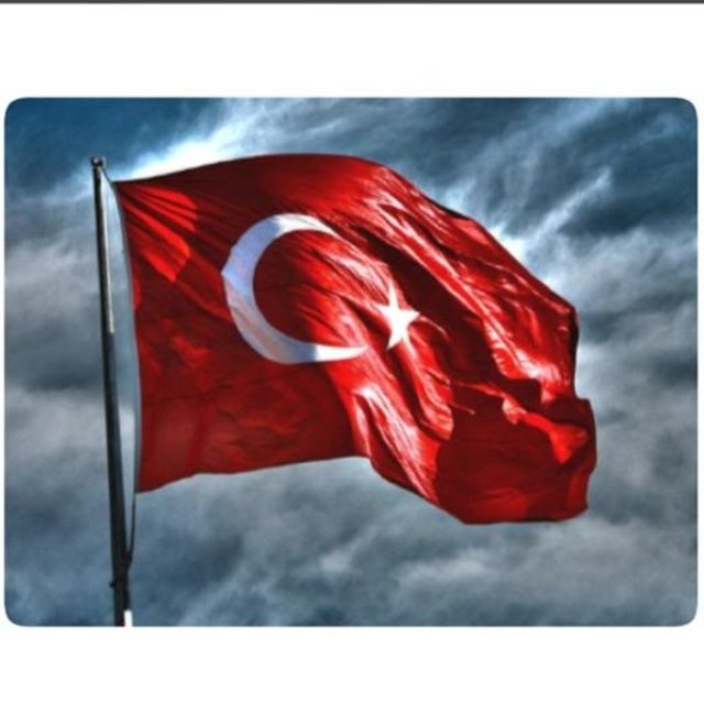 FAHRİYE EVCEN - Bayrak bir milletin şerefidir. Onur timsalidir. Bayrağa yapılan saygısızlık o millete yapılmış sayılır. - M.K.Atatürk