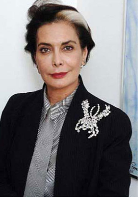 Harb, Kral'la 1968'de 19 yaşındayken  gizlice evlendiğini ve kralın kendisine hayatının geri kalanında finansal olarak destek vermek üzere söz verdiğini söyledi.