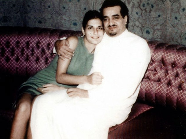 Suudi Arabistan eski Kralı Fahd, 1968'de İngiliz vatandaşı Janan Harb'la kısa süreli bir evlilik yaşadı. Kraliyet ailesine ayak uyduramadığı için İngiltere'ye dönen Harb'a "sus payı" olarak 12 milyon sterlin önerildi.