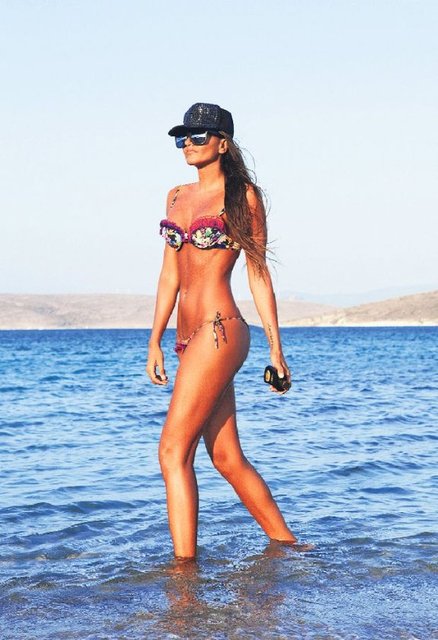 Kışın karınca gibi çalışıp, bisiklet, pilates ve kick boksla form tutan Eda Taşpınar, yazı ağustos böceği kıvamında geçirmeye hazır.