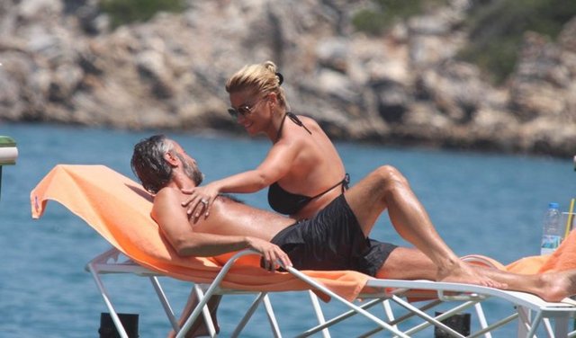 Şarkıcılığın yanı sıra sunuculuk da yapan güzel sanatçı, önümüzdeki aylarda denize indirilecek olan geminin kurdele kesme törenine katılacak.