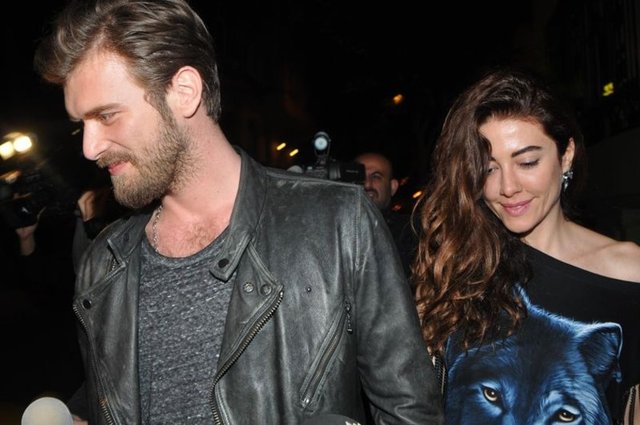 KIVANÇ'IN YENİ ARABASI  - Kurt Seyit ve Şura dizisindeki performansıyla eleştirilen Kıvanç Tatlıtuğ, biteceği konuşulan dizisinin yapımcısı yeni sezonda da devam kararı alınca...