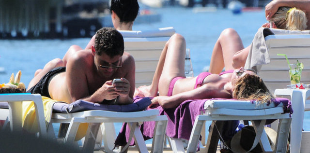 Güzel oyuncu, düzgün fiziğiyle bakışları üzerinde topladı.